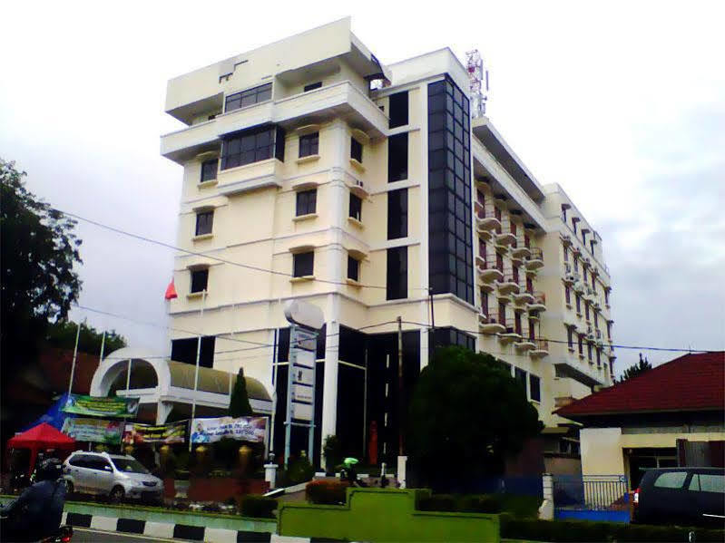 Hotel Bumi Asih Padangsidimpuan Batubelubang Exterior foto